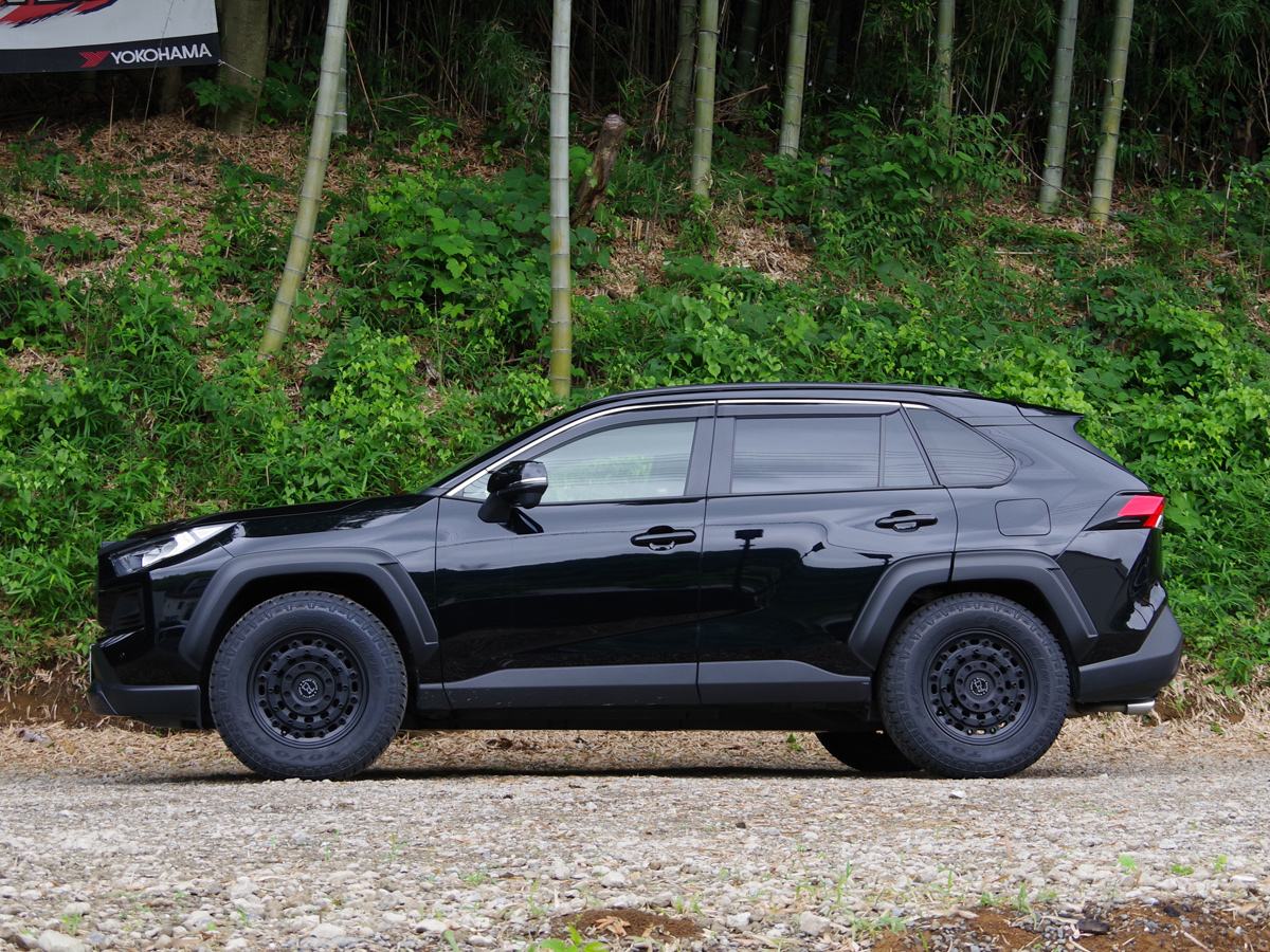 TOYOTA RAV4 Black Rhino Arsenal 装着画像 | MLJ