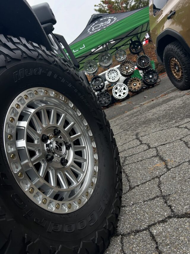 かっきーさん専用 ジープ 18インチ ホイール エムエルジェイ